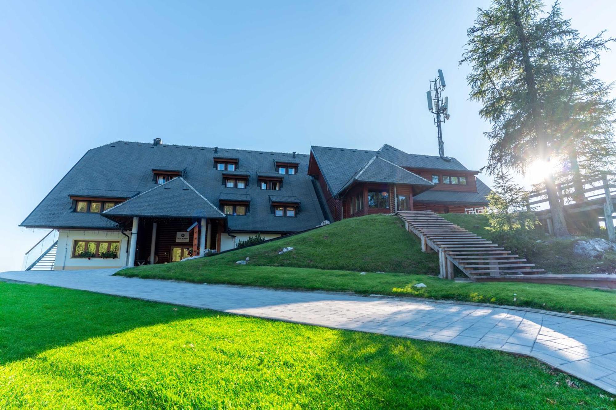 Hotel Krvavec Cerklje na Gorenjskem Exterior photo