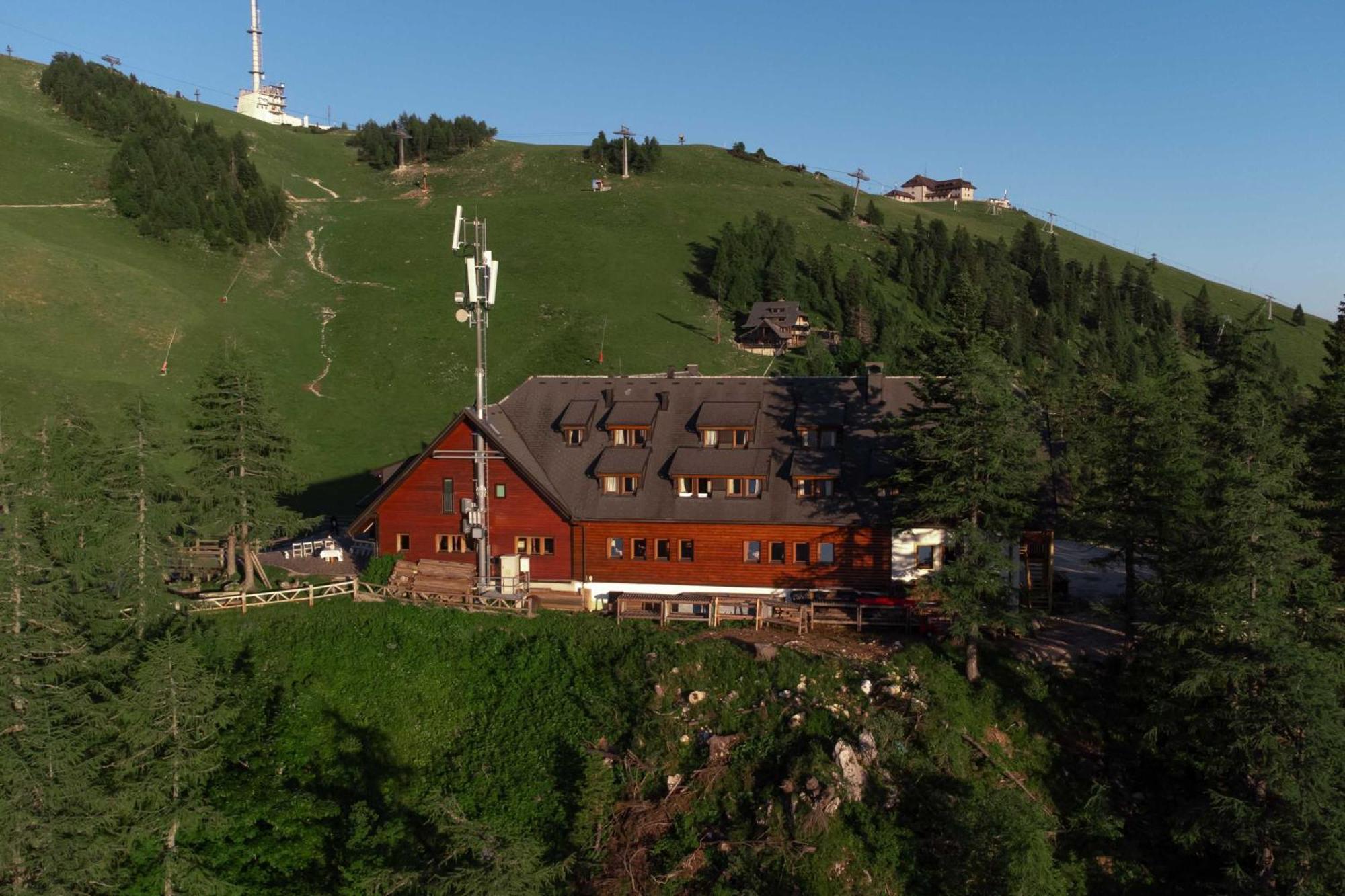 Hotel Krvavec Cerklje na Gorenjskem Exterior photo